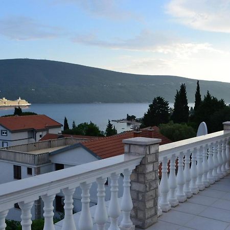 Family House With Pool & Sea View Aparthotel Bijela Εξωτερικό φωτογραφία