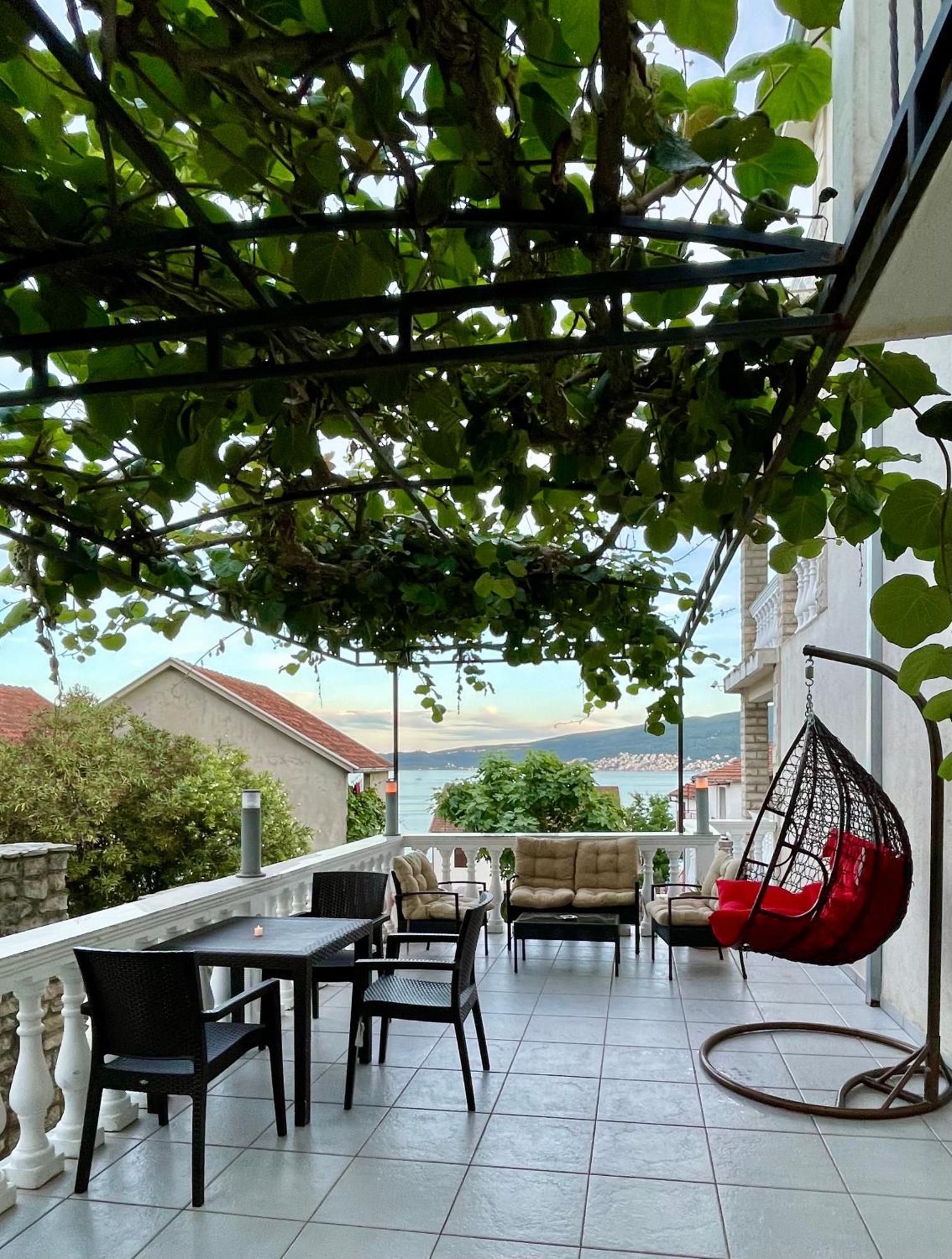 Family House With Pool & Sea View Aparthotel Bijela Εξωτερικό φωτογραφία