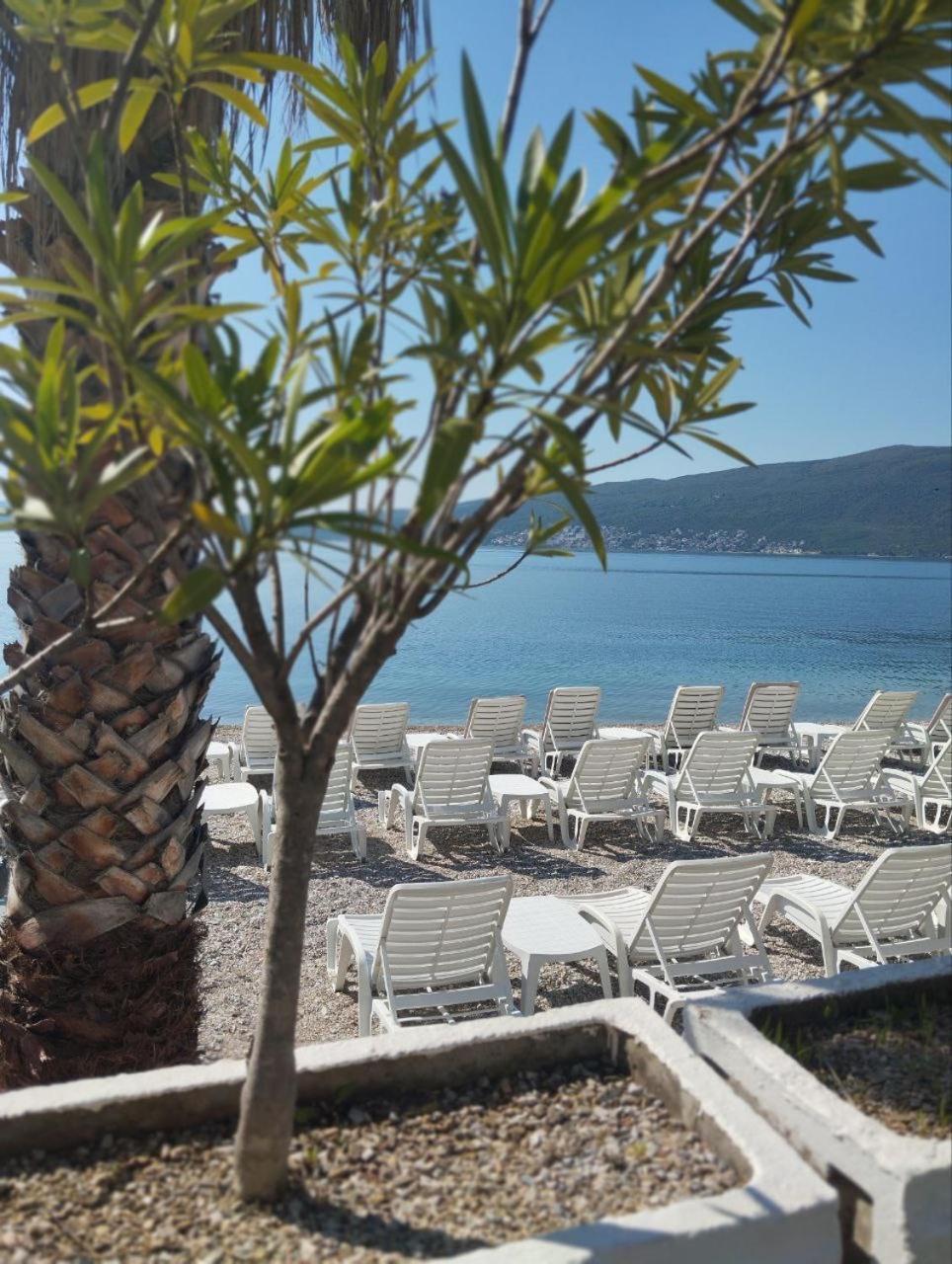 Family House With Pool & Sea View Aparthotel Bijela Εξωτερικό φωτογραφία