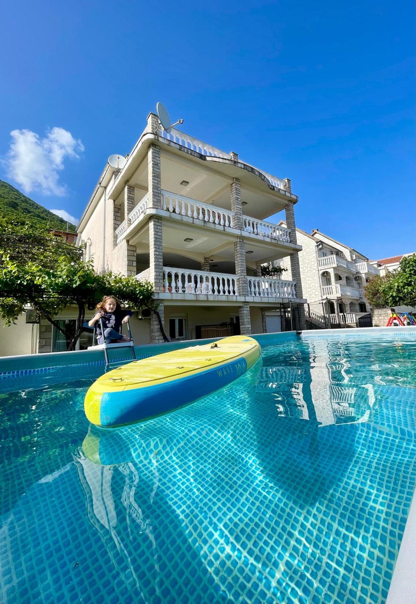 Family House With Pool & Sea View Aparthotel Bijela Εξωτερικό φωτογραφία