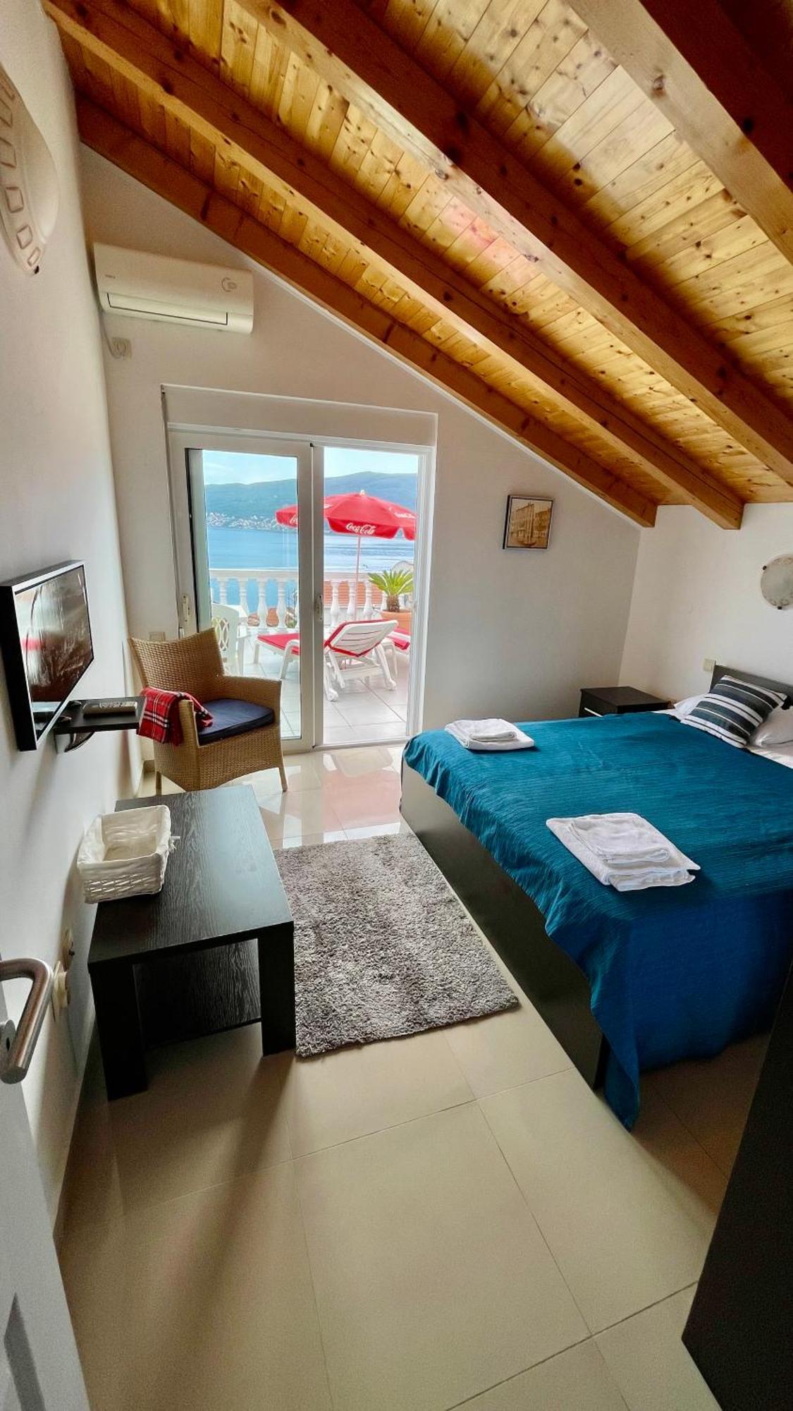 Family House With Pool & Sea View Aparthotel Bijela Εξωτερικό φωτογραφία