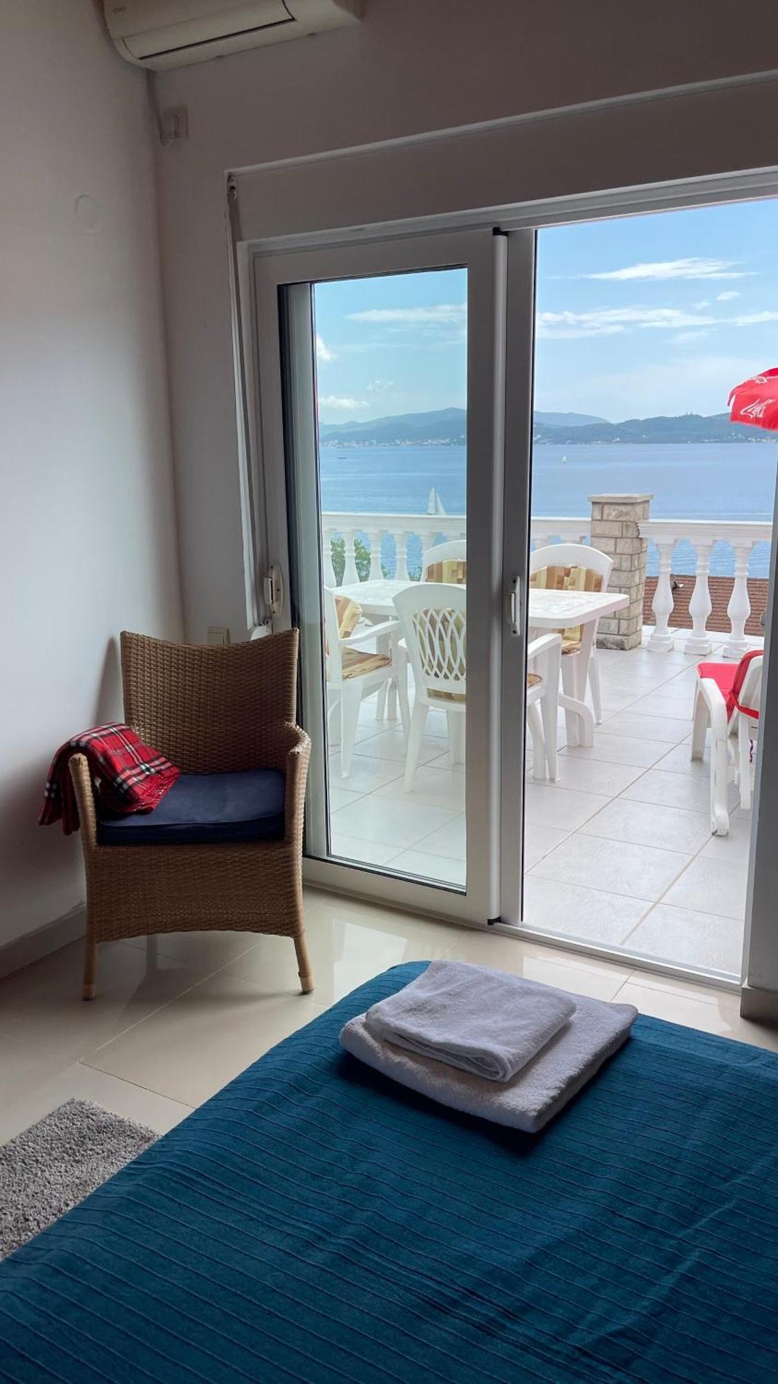 Family House With Pool & Sea View Aparthotel Bijela Εξωτερικό φωτογραφία