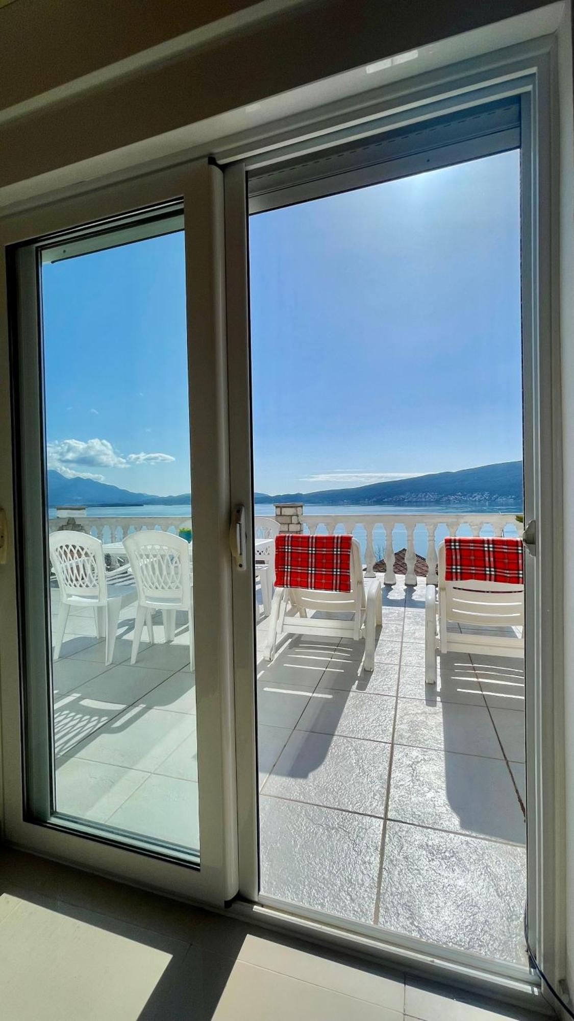 Family House With Pool & Sea View Aparthotel Bijela Εξωτερικό φωτογραφία