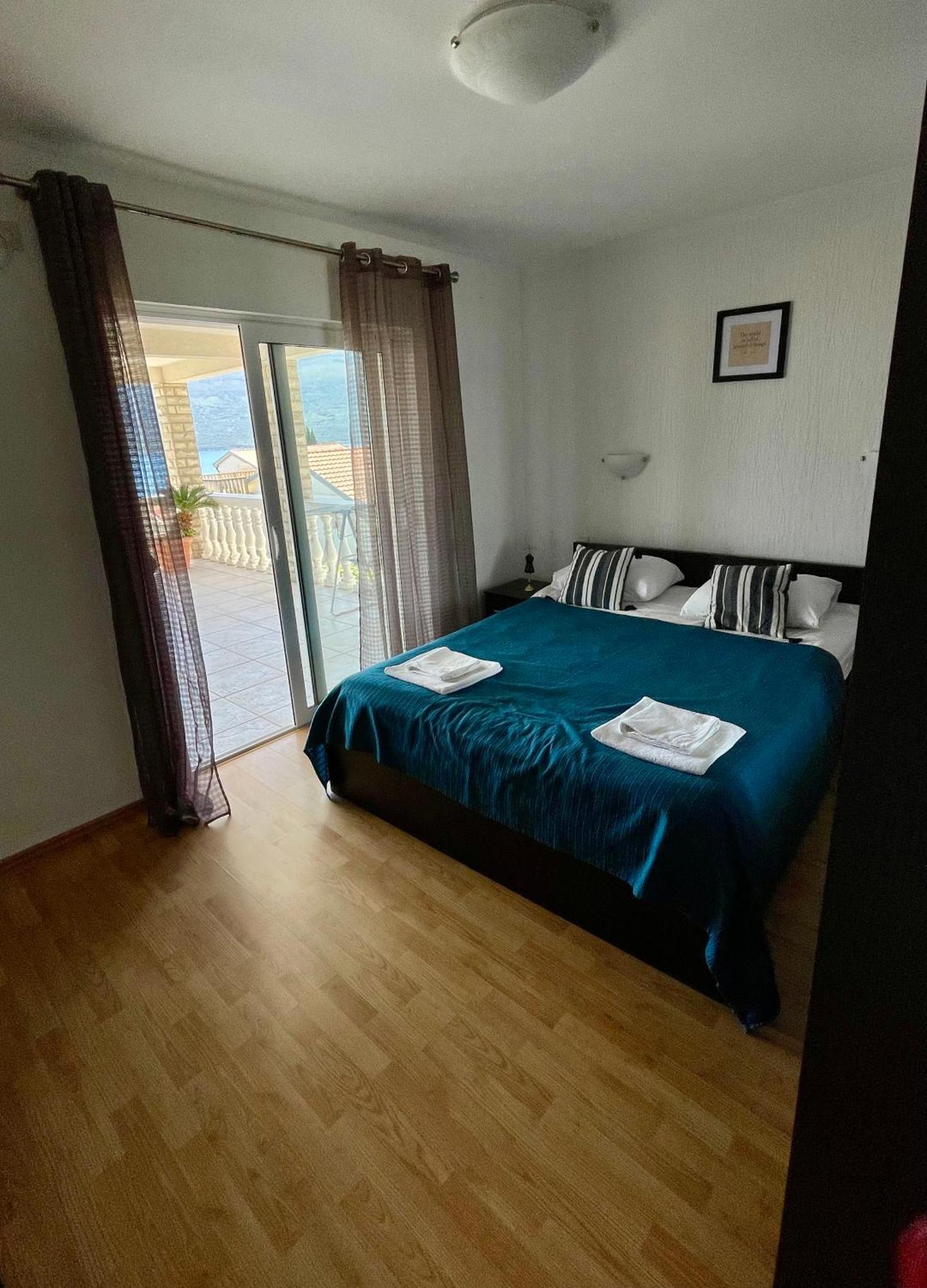 Family House With Pool & Sea View Aparthotel Bijela Εξωτερικό φωτογραφία