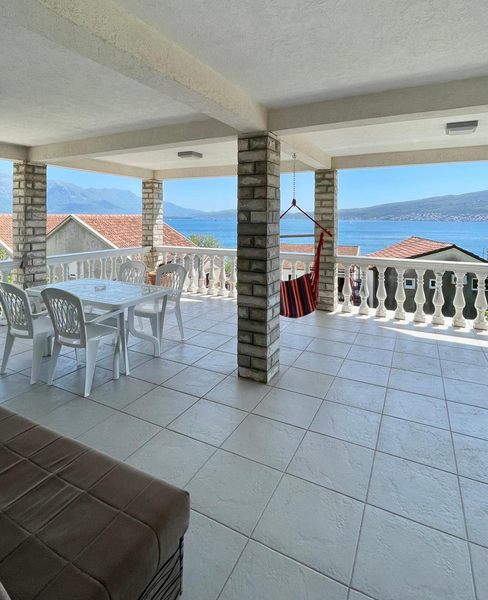 Family House With Pool & Sea View Aparthotel Bijela Εξωτερικό φωτογραφία