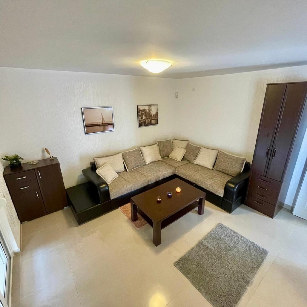 Family House With Pool & Sea View Aparthotel Bijela Εξωτερικό φωτογραφία