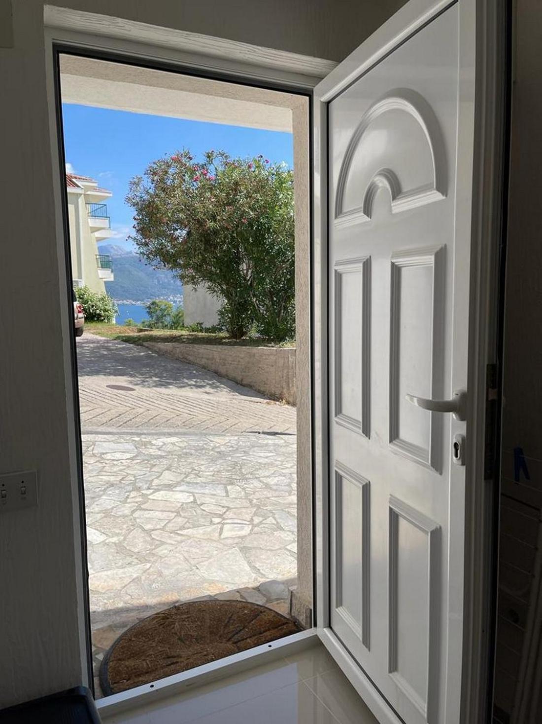 Family House With Pool & Sea View Aparthotel Bijela Εξωτερικό φωτογραφία