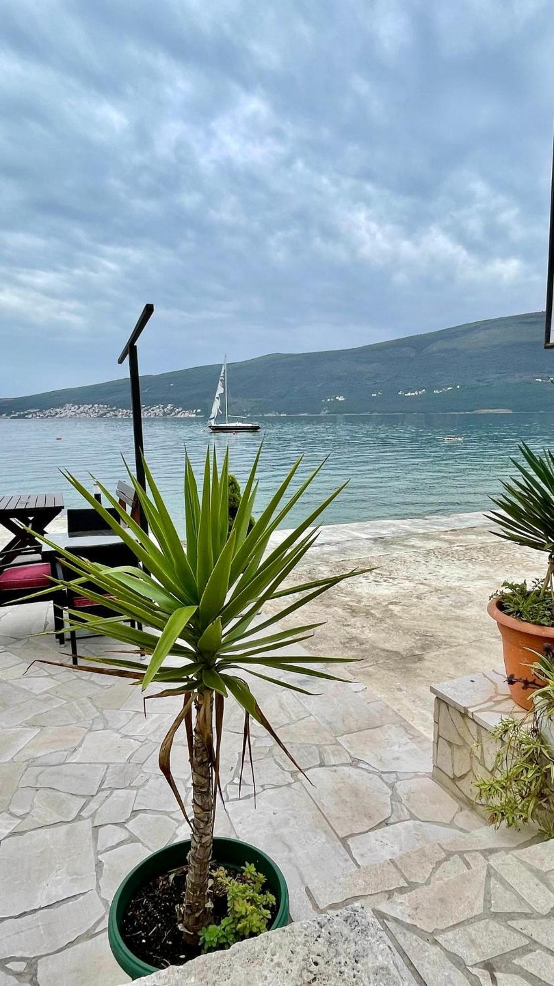 Family House With Pool & Sea View Aparthotel Bijela Εξωτερικό φωτογραφία