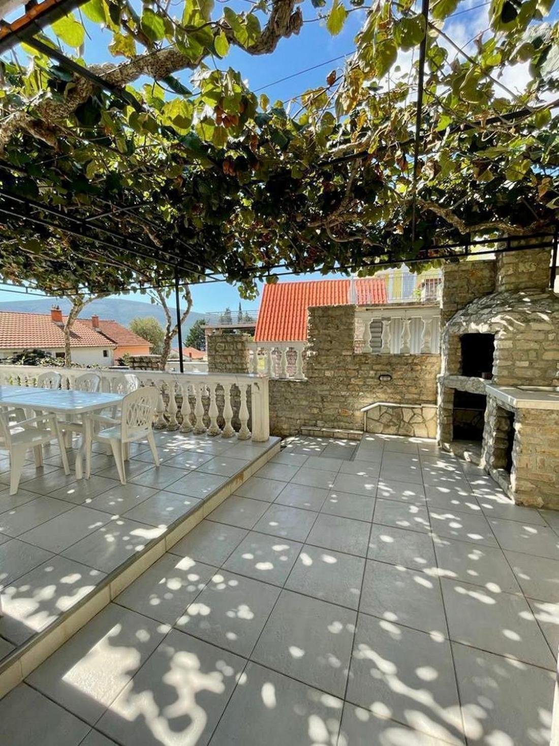 Family House With Pool & Sea View Aparthotel Bijela Εξωτερικό φωτογραφία