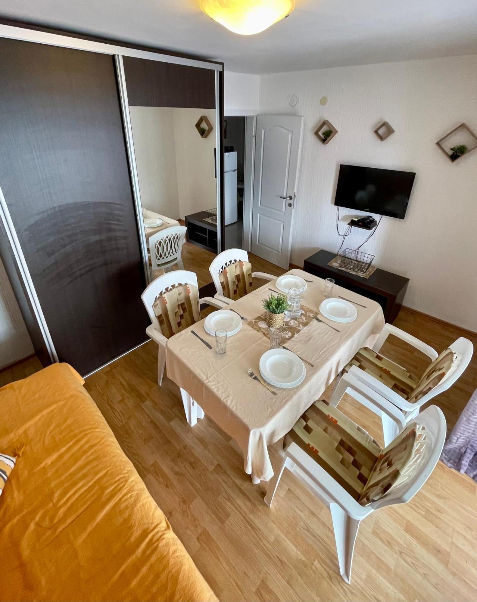 Family House With Pool & Sea View Aparthotel Bijela Εξωτερικό φωτογραφία